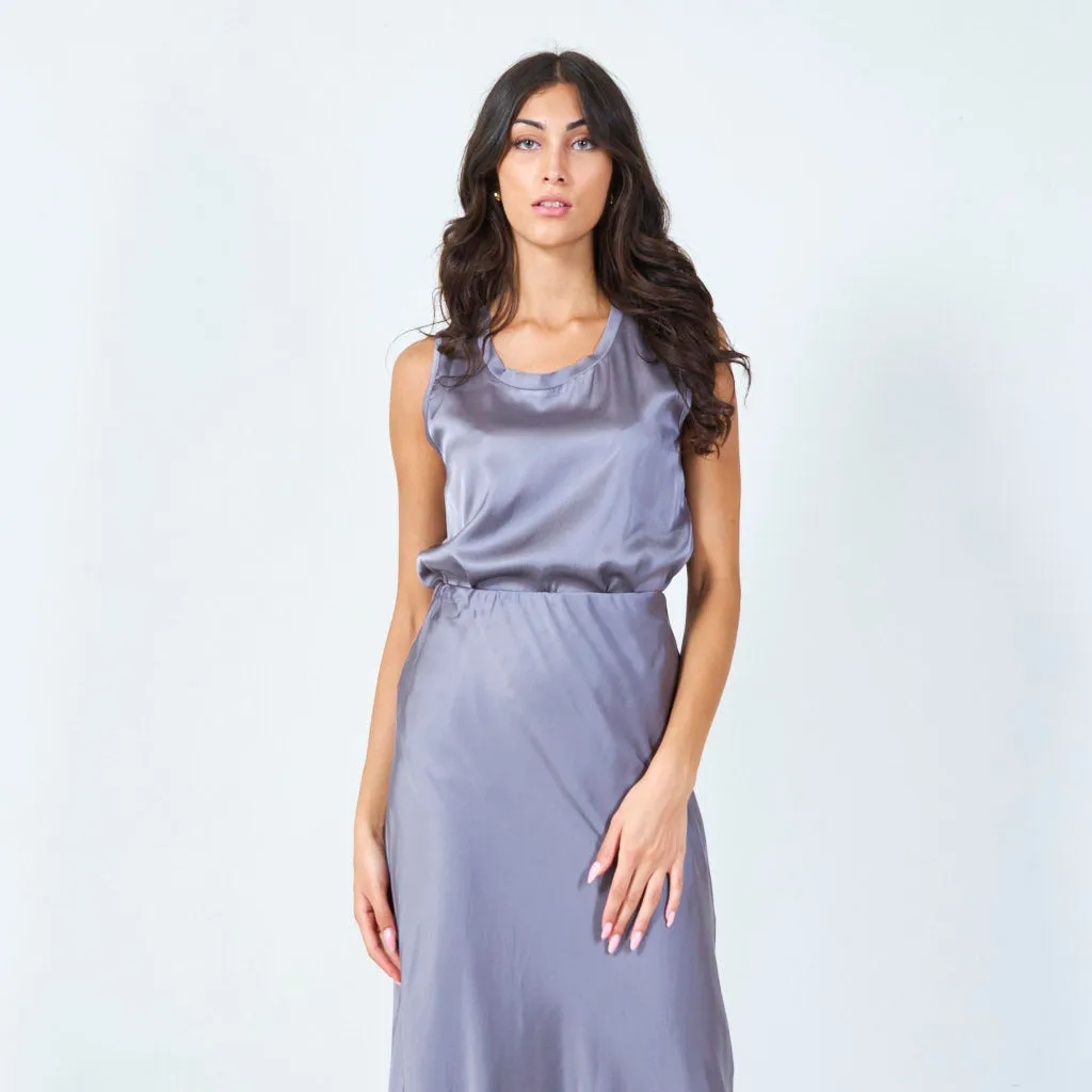 Sleeveless satin top with round neckline wholesale