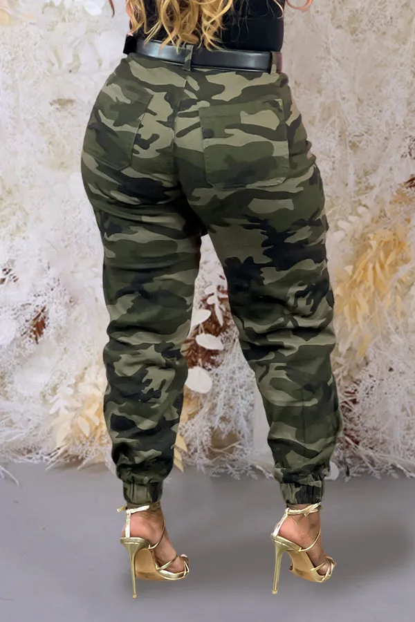 Stylish Camo Zipper Flap Pocket Jacket